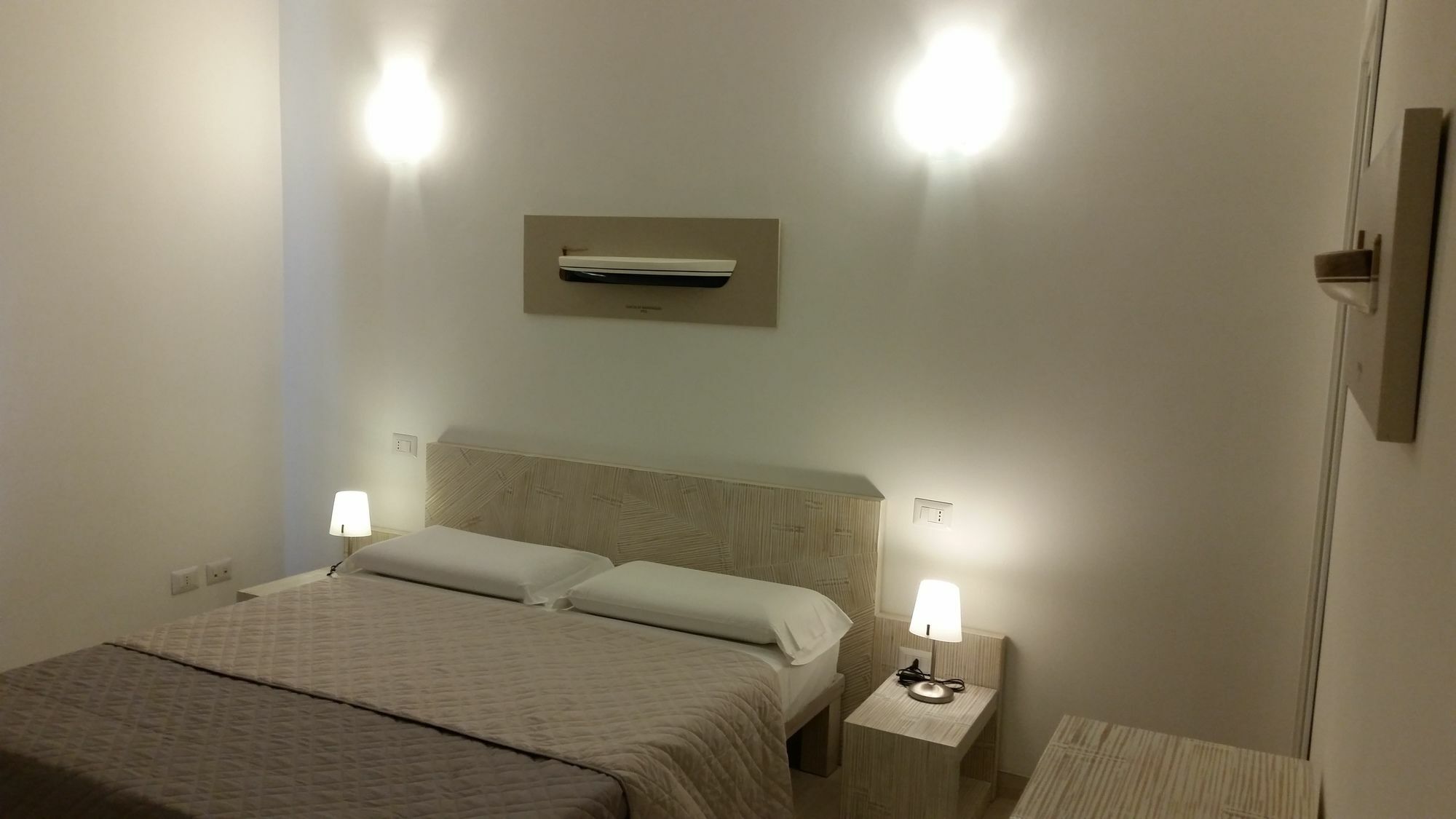 La Casa Di Pier Hotel ออลเบีย ภายนอก รูปภาพ